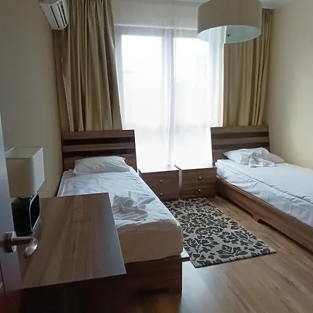 Golden Line Private Lejlighedshotel 4*