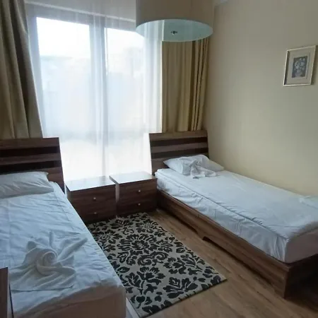 Golden Line Private Lejlighedshotel 4*